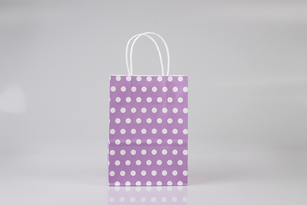 中號(hào)圓點(diǎn)時(shí)尚白牛皮紙袋 中號(hào)圓點(diǎn)時(shí)尚白牛皮紙袋