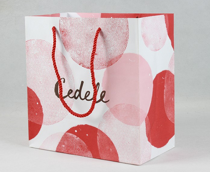 紙袋廠(chǎng)家在生產(chǎn)的時(shí)候需要改進(jìn)哪些