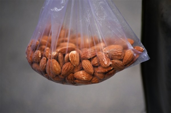 餐飲打包袋明年不能用這種塑料袋了！